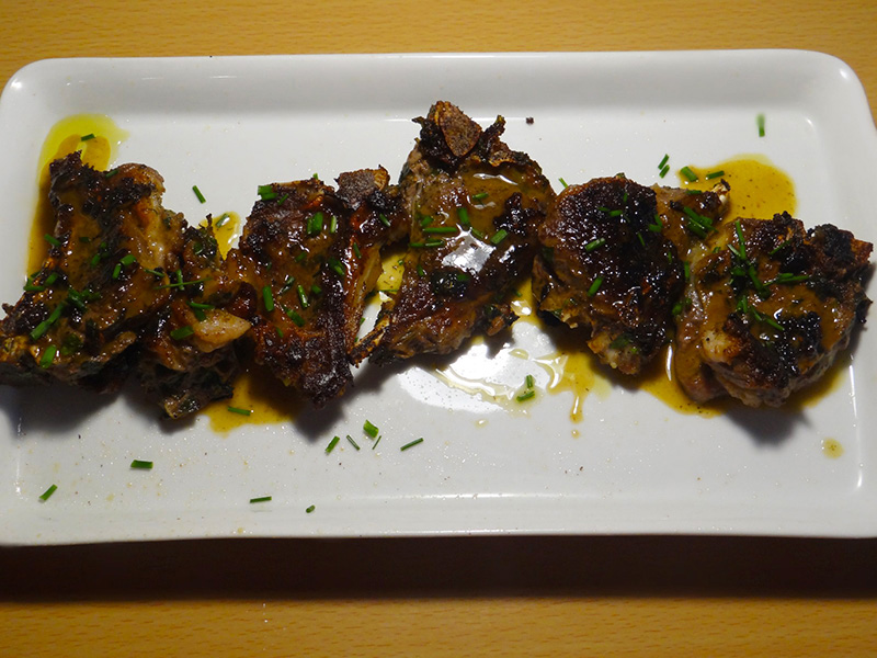 Cotlețele de miel in crusta de ierburi aromate