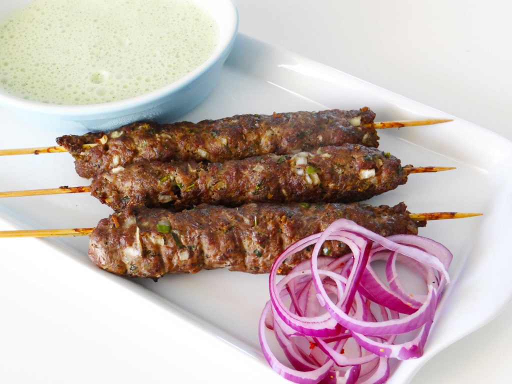 Șiș Kebab cu iaurt Raita