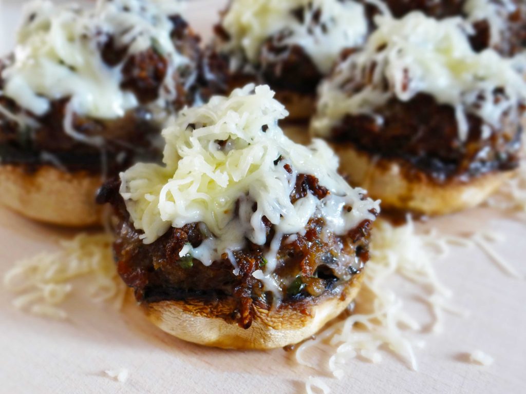 Ciuperci umplute cu carne