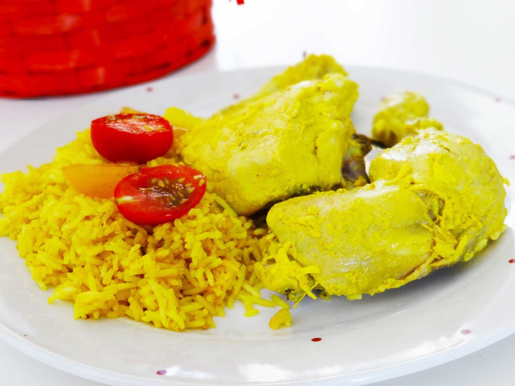 Pui cu usturoi și orez basmati- în stil indian