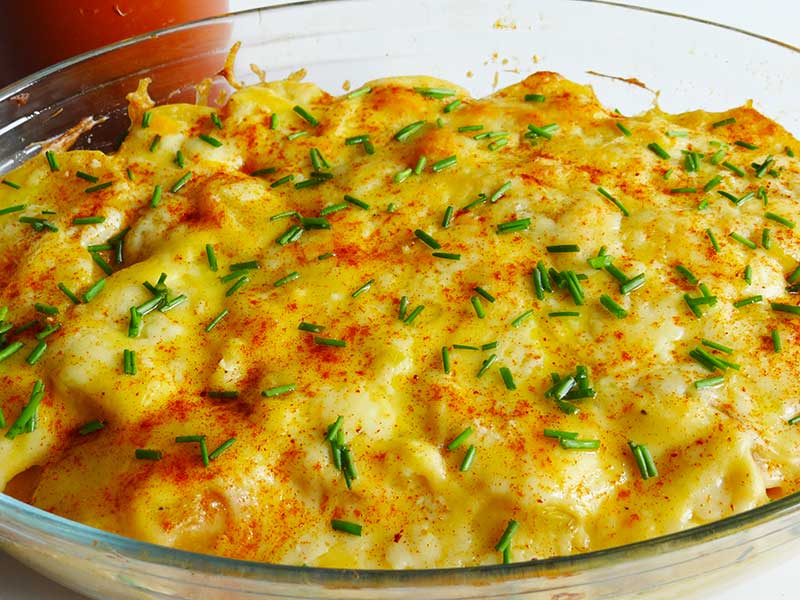 Cartofi la cuptor cu brânză Cheddar