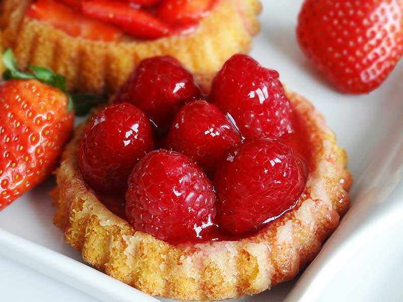STRAWBERRIES AND RASPBERRIES TARTS