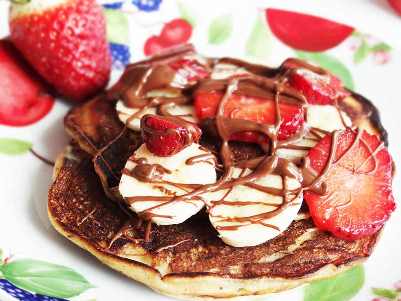 Pancakes cu banane și ciocolată