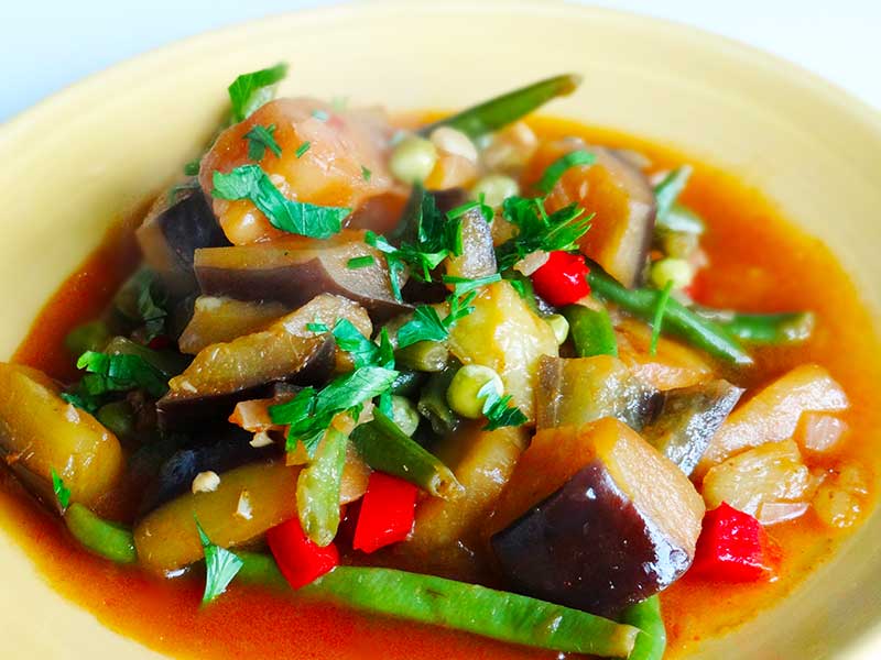 Curry de vinete și fasole verde
