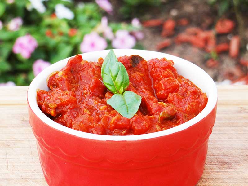 Sos de roșii cu ierburi aromatice